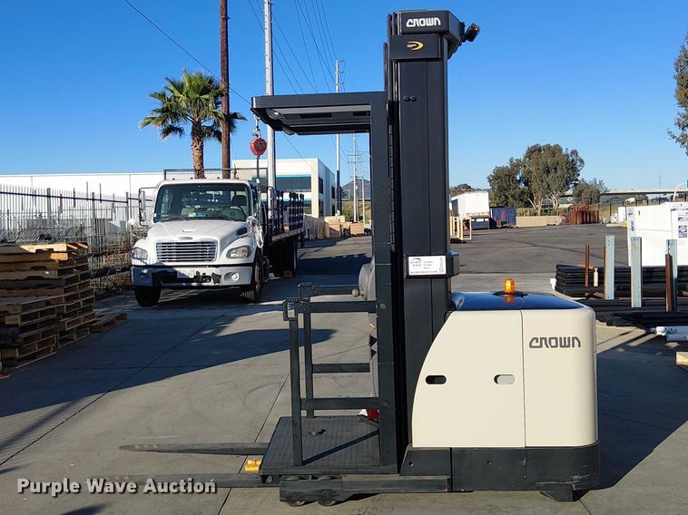 image for item EE5226 2018 Crown SP3520-30 order picker