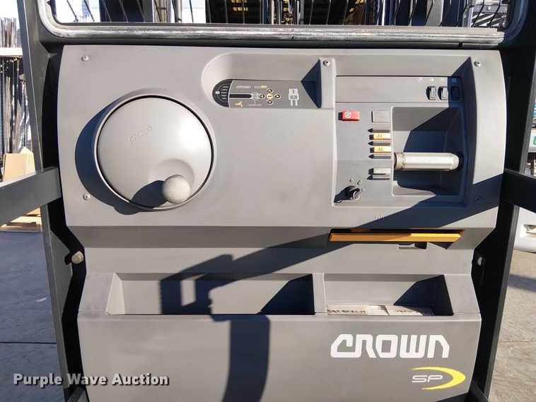 image for item EE5226 2018 Crown SP3520-30 order picker