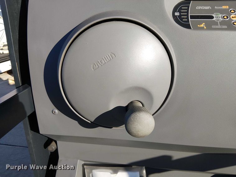 image for item EE5226 2018 Crown SP3520-30 order picker