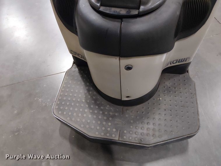 image for item EE7981 2004 Crown PE4000-60 pallet stacker