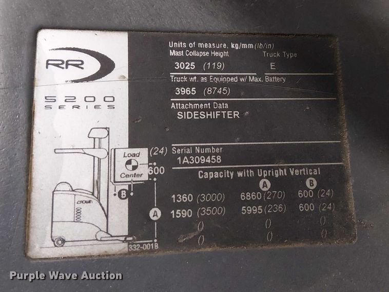 image for item EE7983 2006 Crown RR5225-35 reach truck