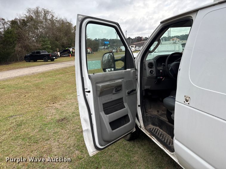 image for item EF1008 2014 Ford E150 van