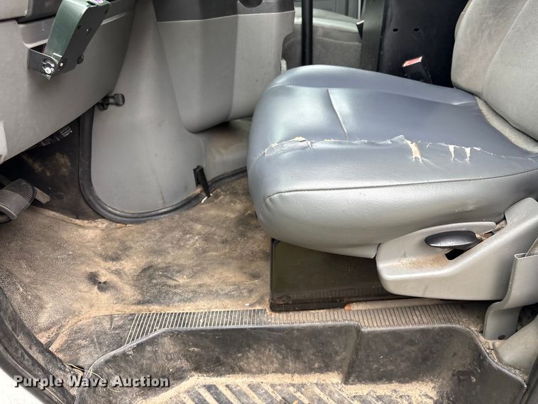 image for item EF1008 2014 Ford E150 van