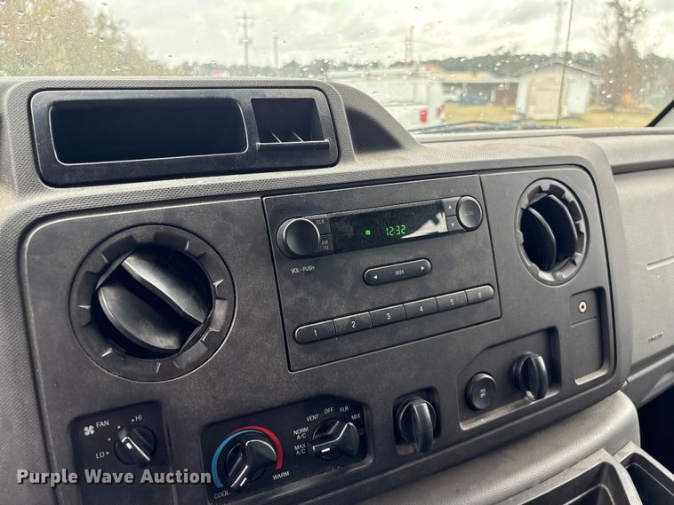 image for item EF1008 2014 Ford E150 van