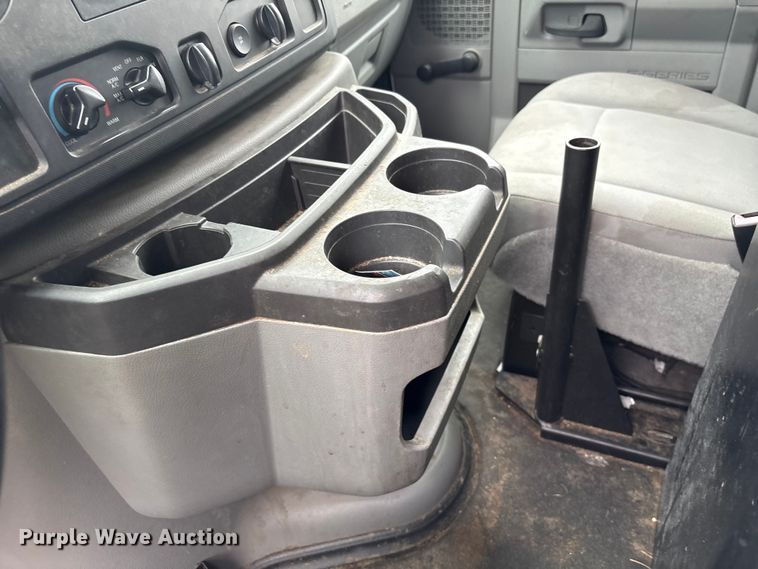 image for item EF1008 2014 Ford E150 van