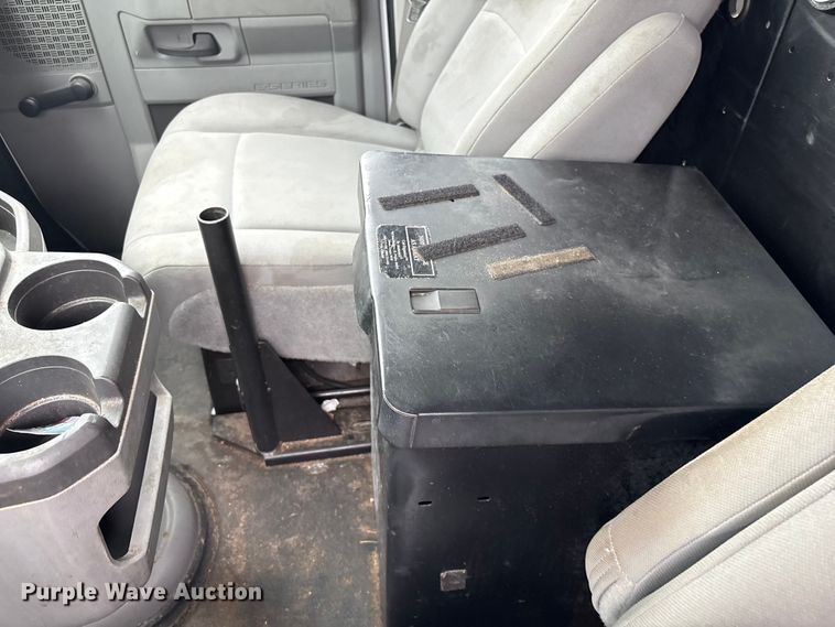 image for item EF1008 2014 Ford E150 van