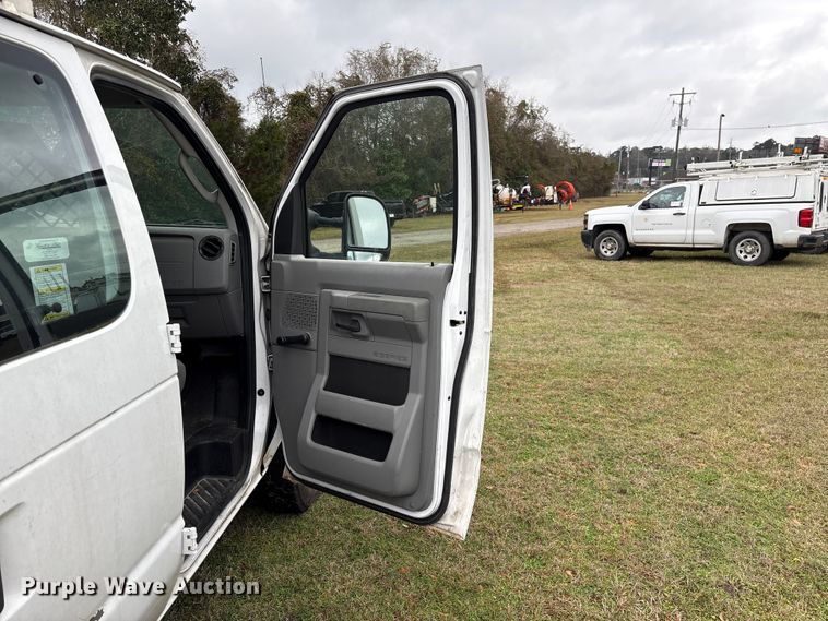 image for item EF1008 2014 Ford E150 van