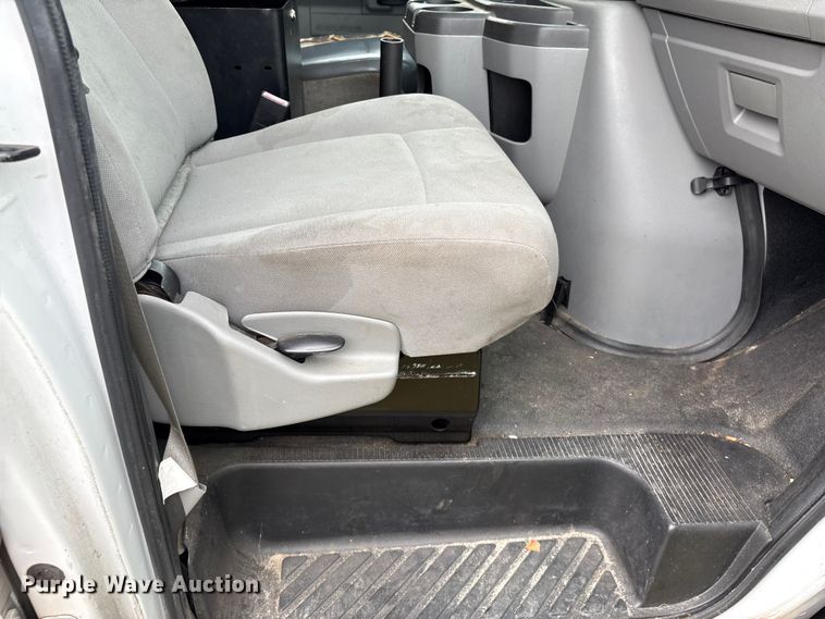 image for item EF1008 2014 Ford E150 van