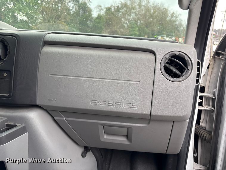 image for item EF1008 2014 Ford E150 van