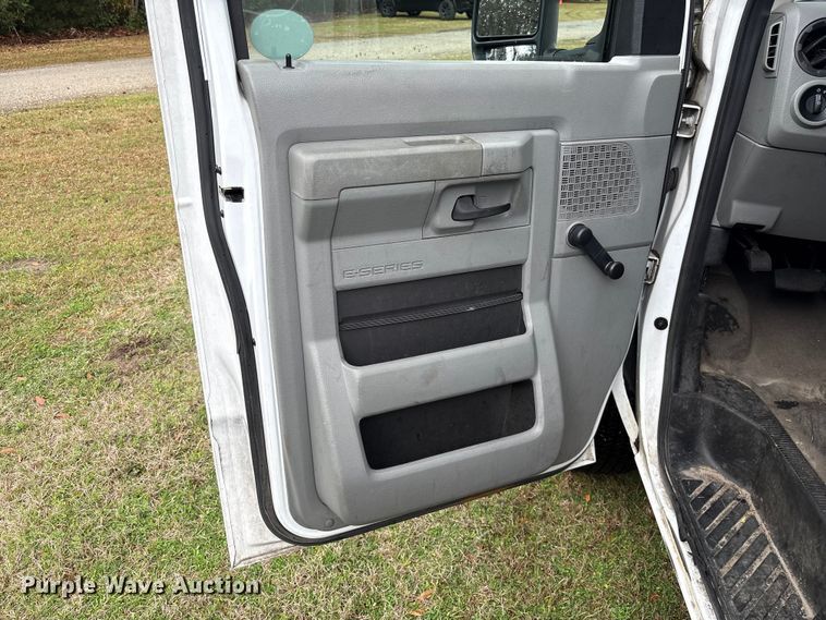 image for item EF1010 2014 Ford E150 van