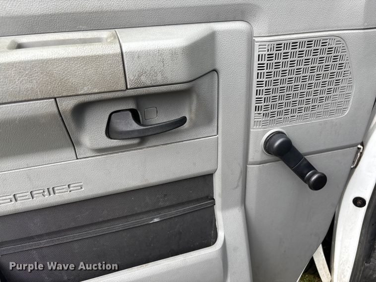 image for item EF1010 2014 Ford E150 van