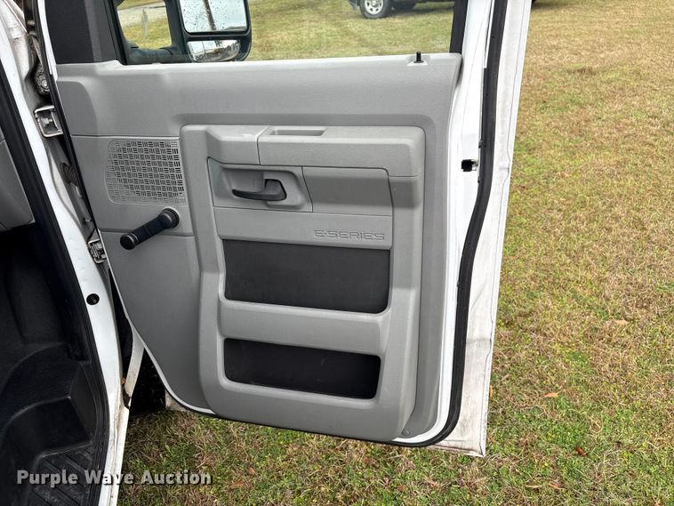 image for item EF1010 2014 Ford E150 van