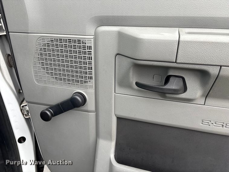 image for item EF1010 2014 Ford E150 van