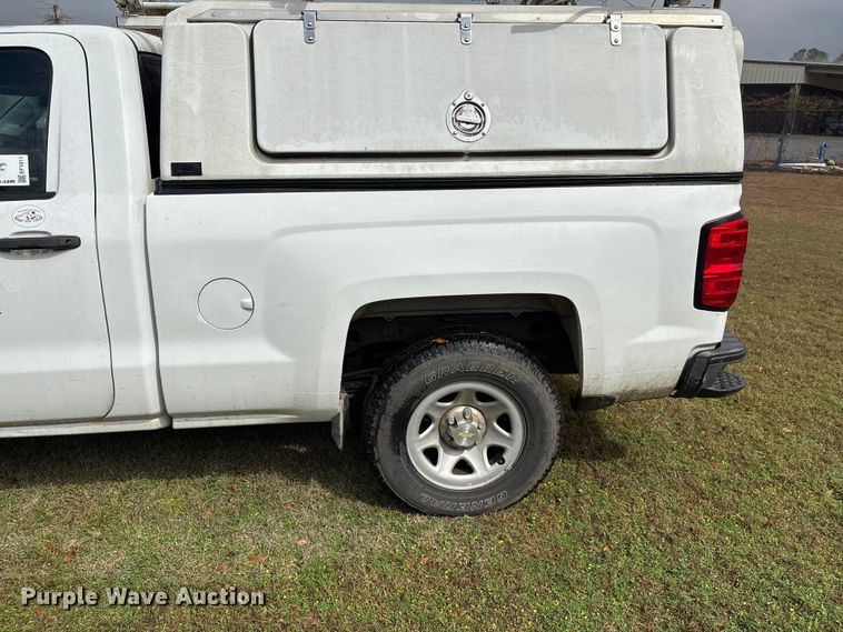 image for item EF1011 2015 Chevrolet Silverado 1500 pickup truck