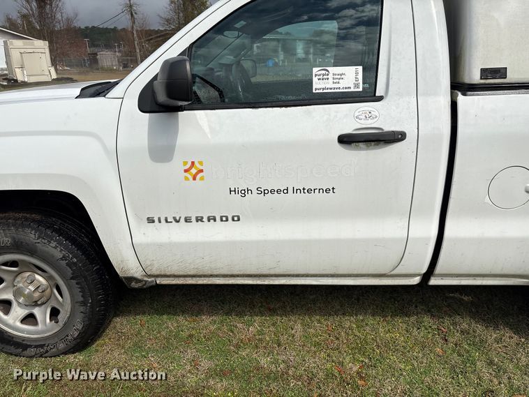 image for item EF1011 2015 Chevrolet Silverado 1500 pickup truck