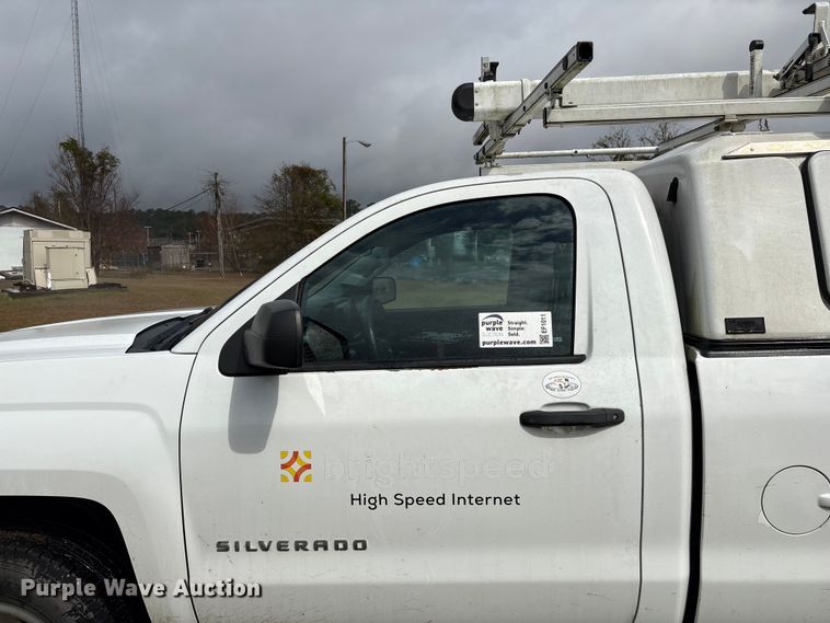 image for item EF1011 2015 Chevrolet Silverado 1500 pickup truck