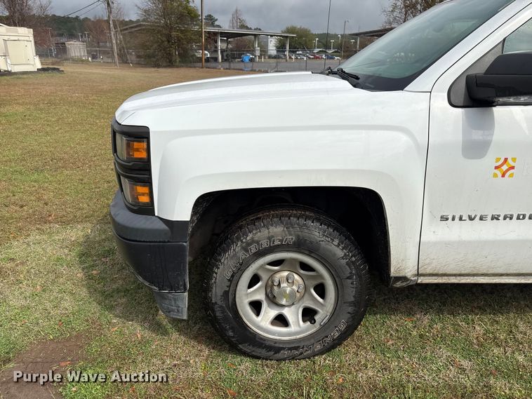 image for item EF1011 2015 Chevrolet Silverado 1500 pickup truck