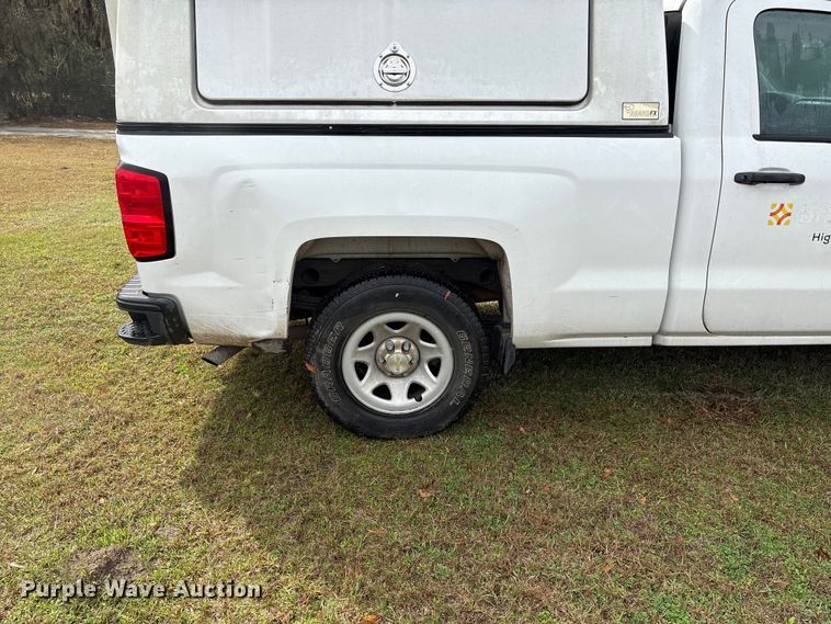 image for item EF1011 2015 Chevrolet Silverado 1500 pickup truck