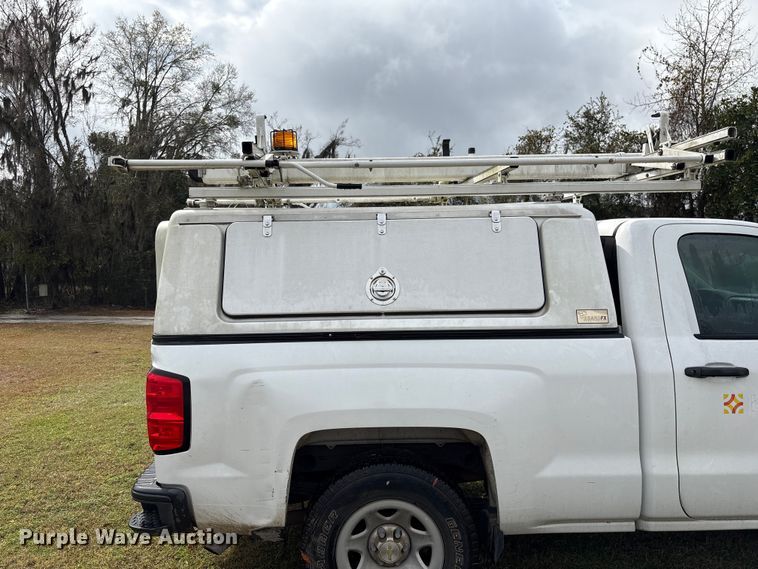 image for item EF1011 2015 Chevrolet Silverado 1500 pickup truck