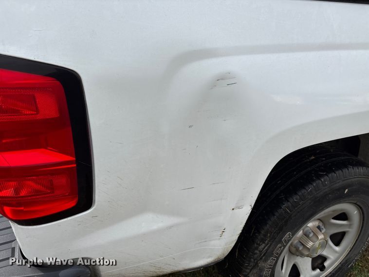 image for item EF1011 2015 Chevrolet Silverado 1500 pickup truck