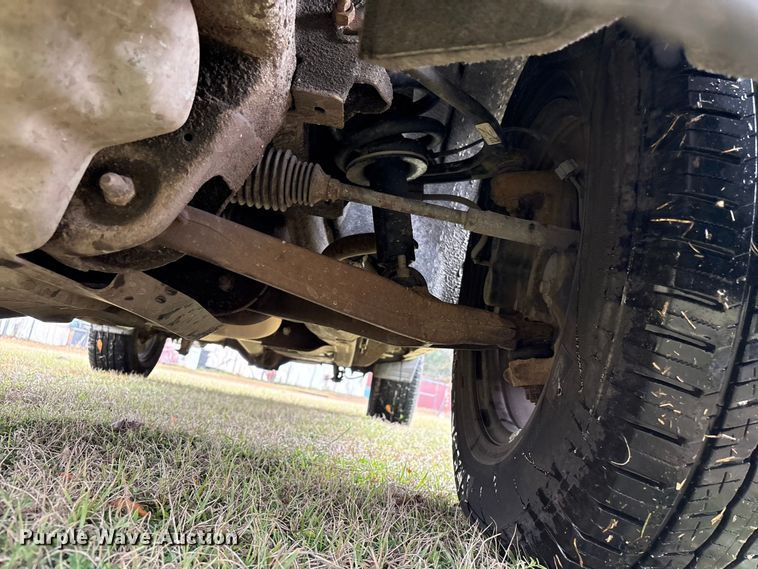 image for item EF1011 2015 Chevrolet Silverado 1500 pickup truck