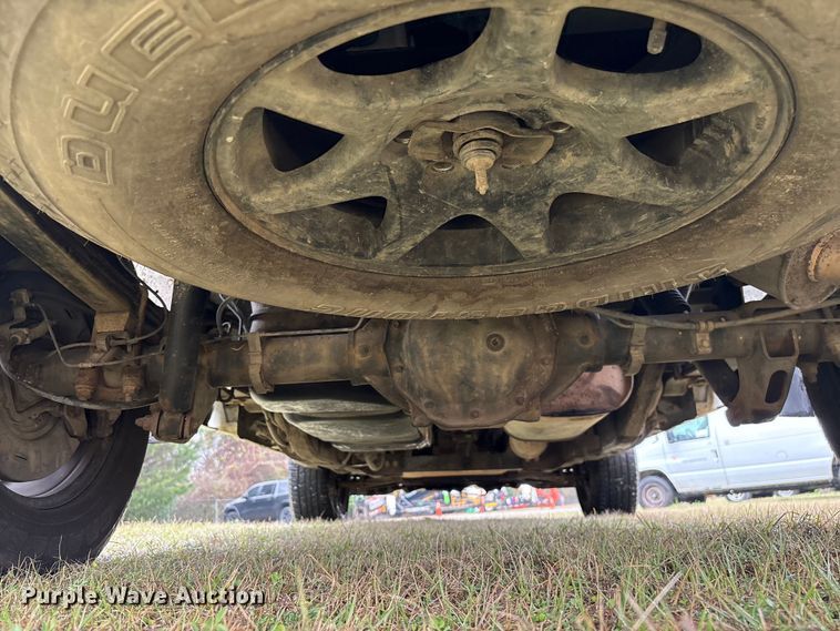 image for item EF1011 2015 Chevrolet Silverado 1500 pickup truck