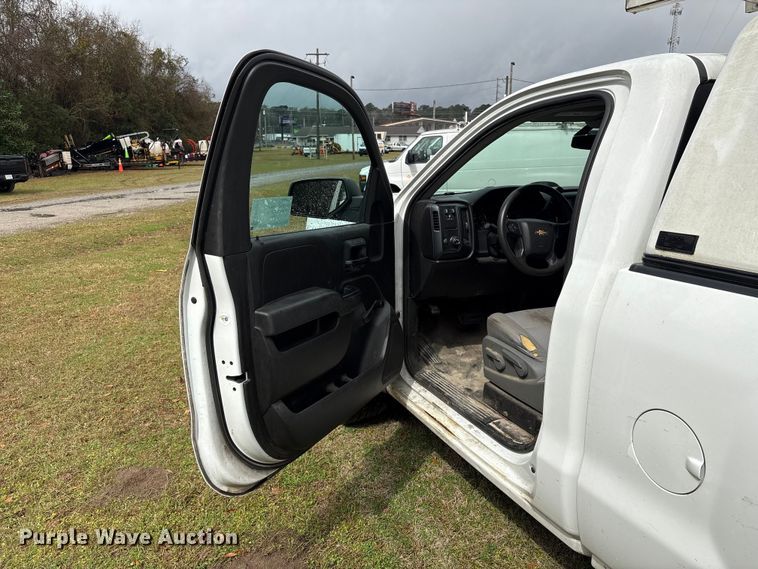 image for item EF1011 2015 Chevrolet Silverado 1500 pickup truck