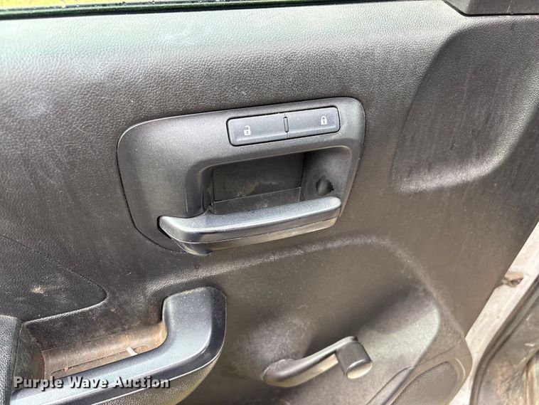 image for item EF1011 2015 Chevrolet Silverado 1500 pickup truck