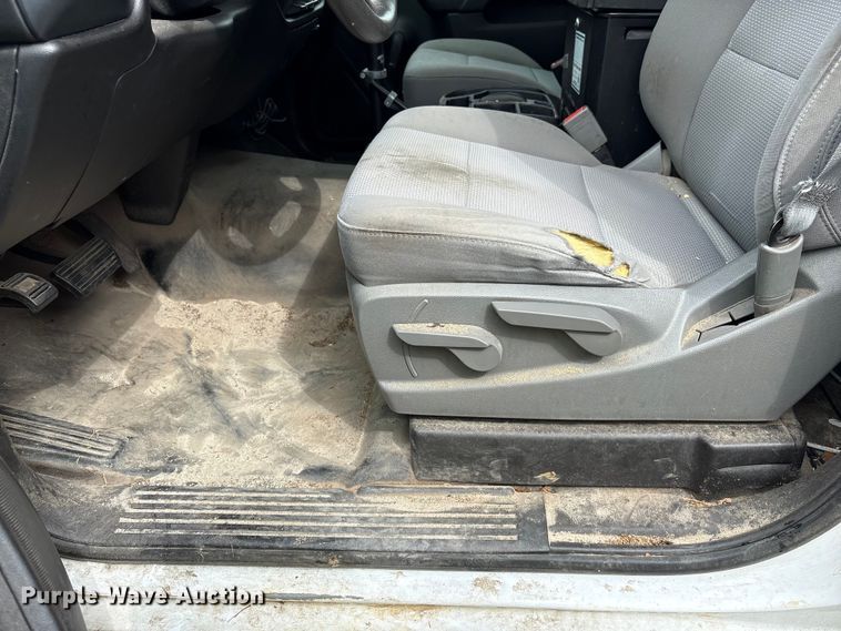 image for item EF1011 2015 Chevrolet Silverado 1500 pickup truck