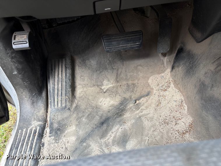 image for item EF1011 2015 Chevrolet Silverado 1500 pickup truck