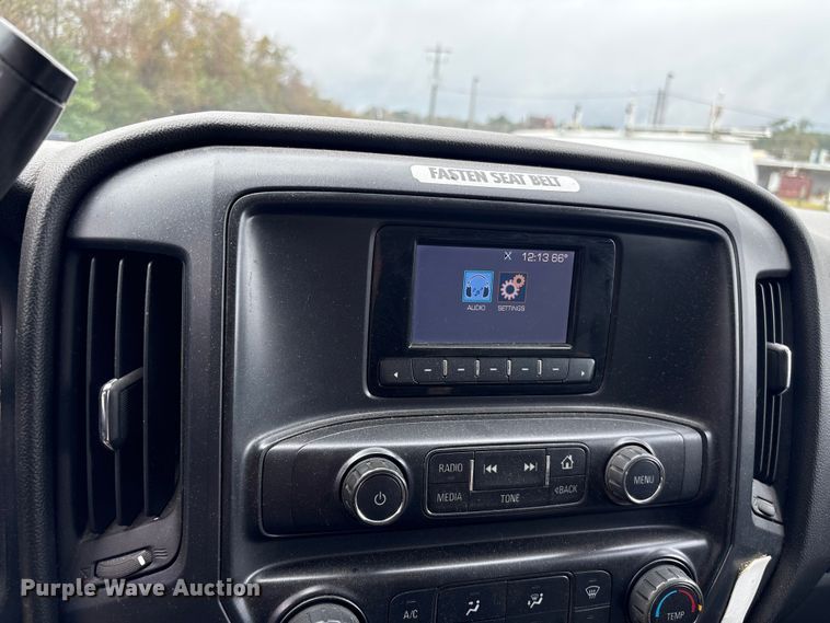 image for item EF1011 2015 Chevrolet Silverado 1500 pickup truck