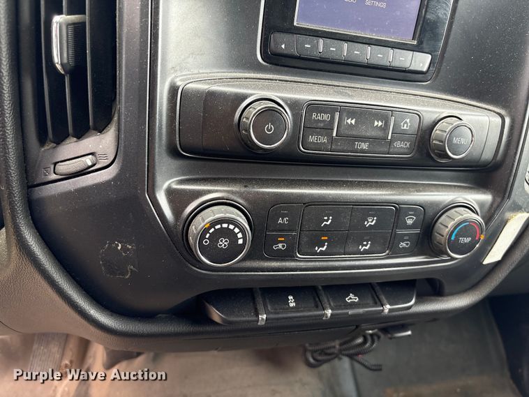 image for item EF1011 2015 Chevrolet Silverado 1500 pickup truck