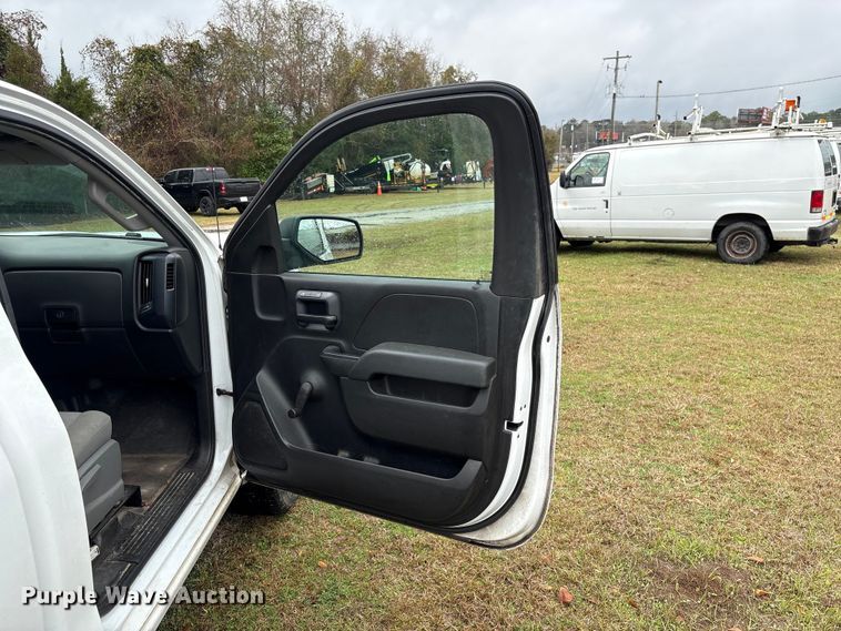 image for item EF1011 2015 Chevrolet Silverado 1500 pickup truck