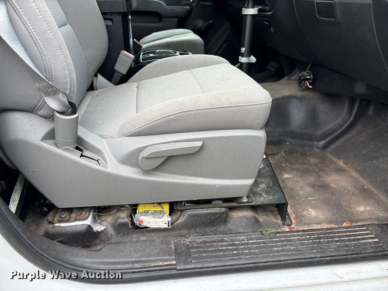 image for item EF1011 2015 Chevrolet Silverado 1500 pickup truck