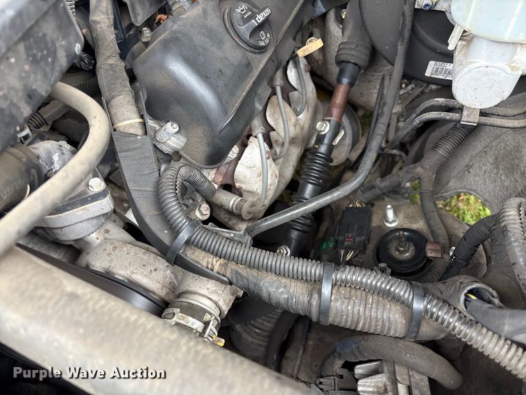 image for item EF1011 2015 Chevrolet Silverado 1500 pickup truck