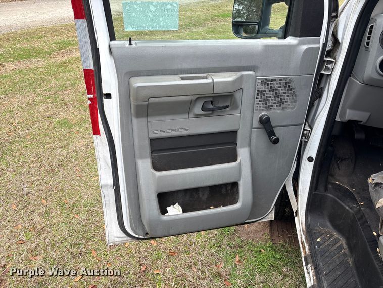 image for item EF1012 2014 Ford E150 van