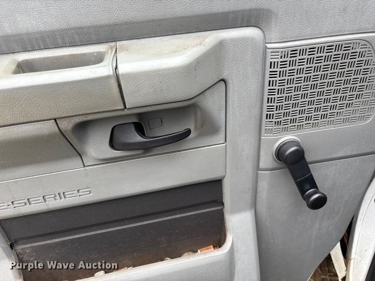 image for item EF1012 2014 Ford E150 van
