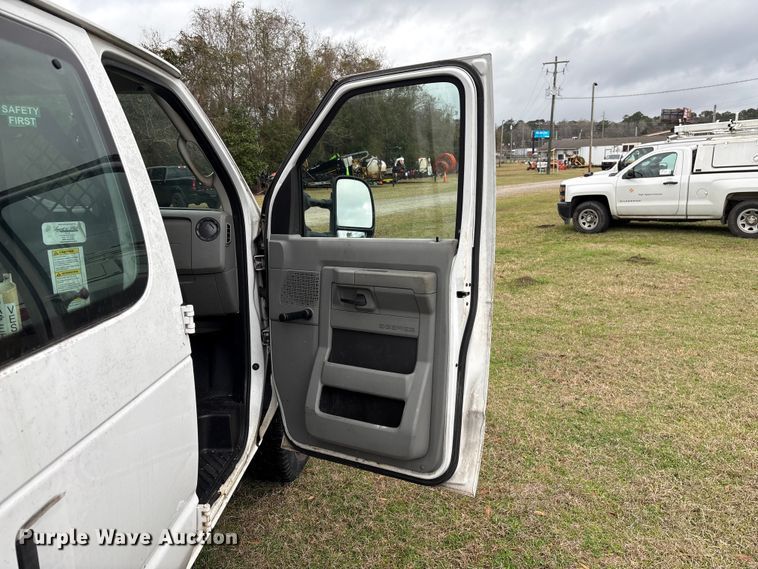 image for item EF1012 2014 Ford E150 van