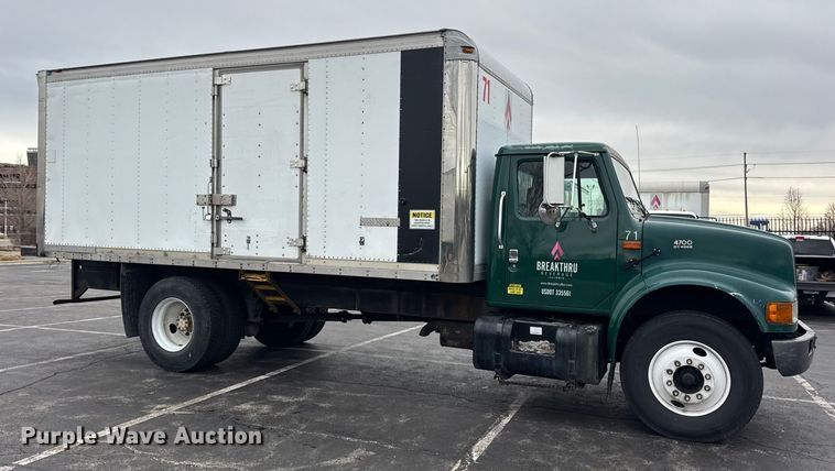 image for item EF2299 2002 International 4700 box truck