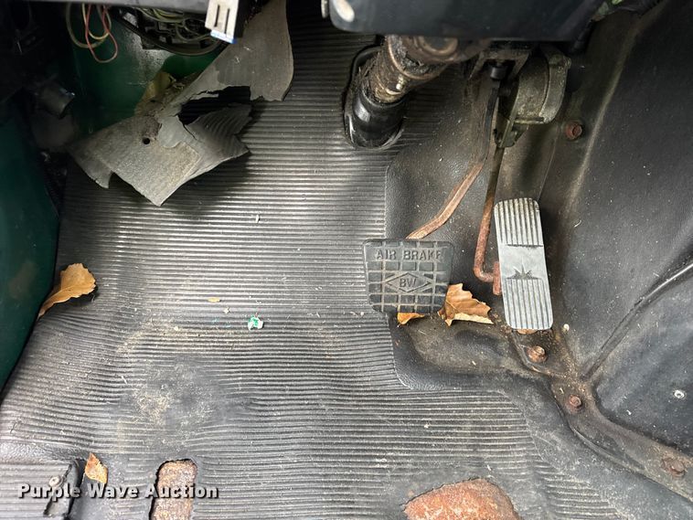 image for item EF2299 2002 International 4700 box truck