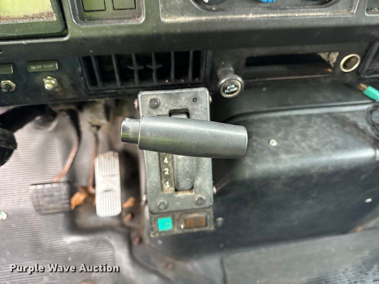 image for item EF2299 2002 International 4700 box truck