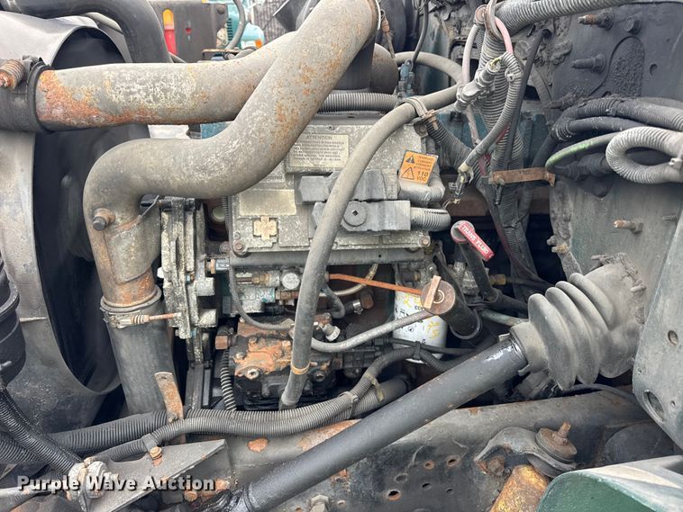 image for item EF2299 2002 International 4700 box truck