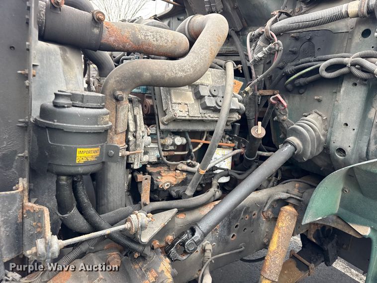 image for item EF2299 2002 International 4700 box truck