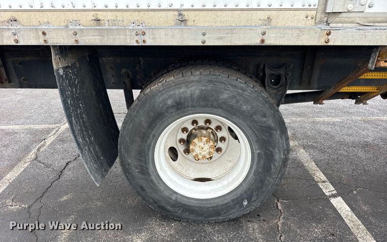 image for item EF2299 2002 International 4700 box truck