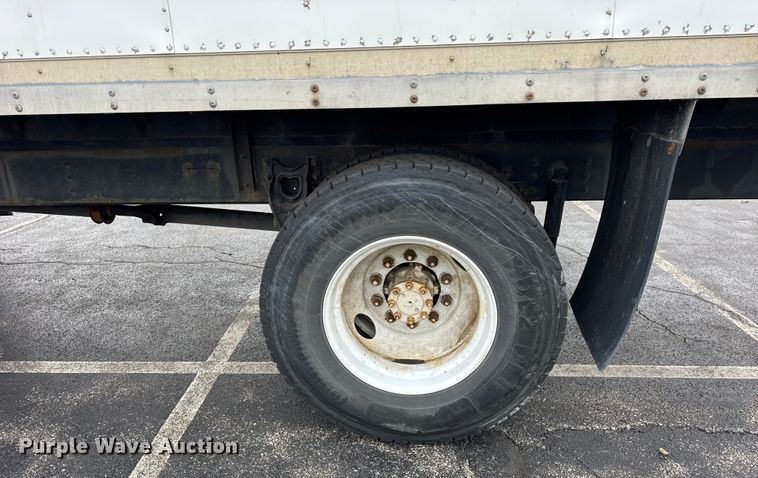 image for item EF2299 2002 International 4700 box truck