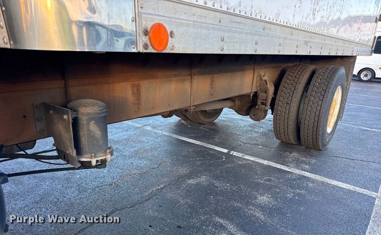 image for item EF2301 2002 International 4700 box truck