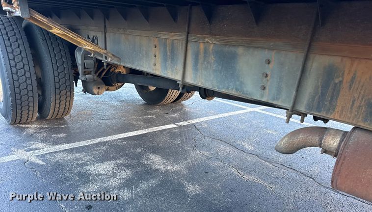 image for item EF2301 2002 International 4700 box truck