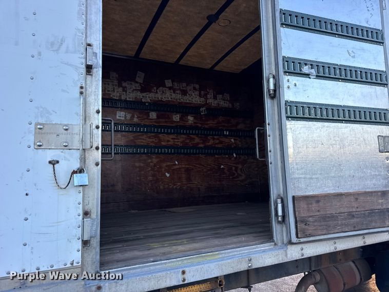 image for item EF2301 2002 International 4700 box truck