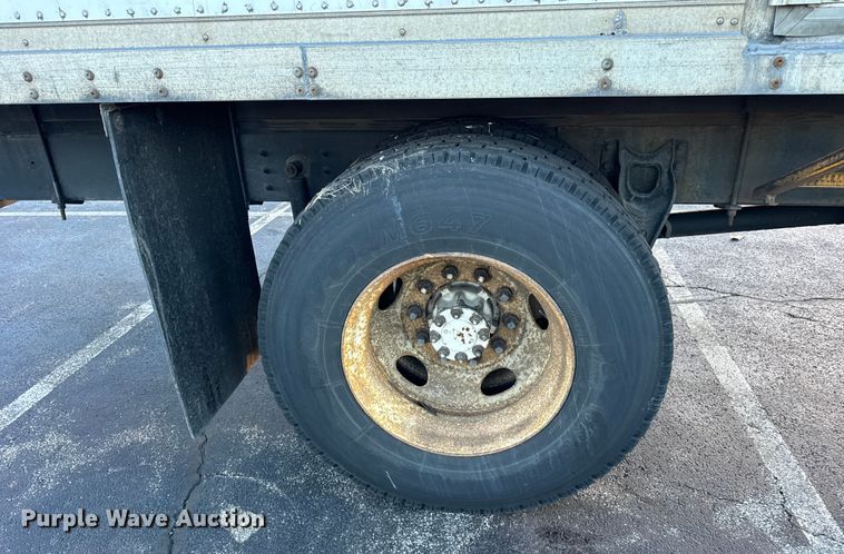 image for item EF2301 2002 International 4700 box truck