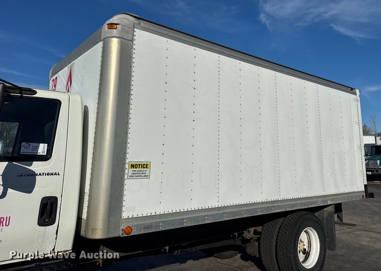 image for item EF2310 2005 International 4300 box truck